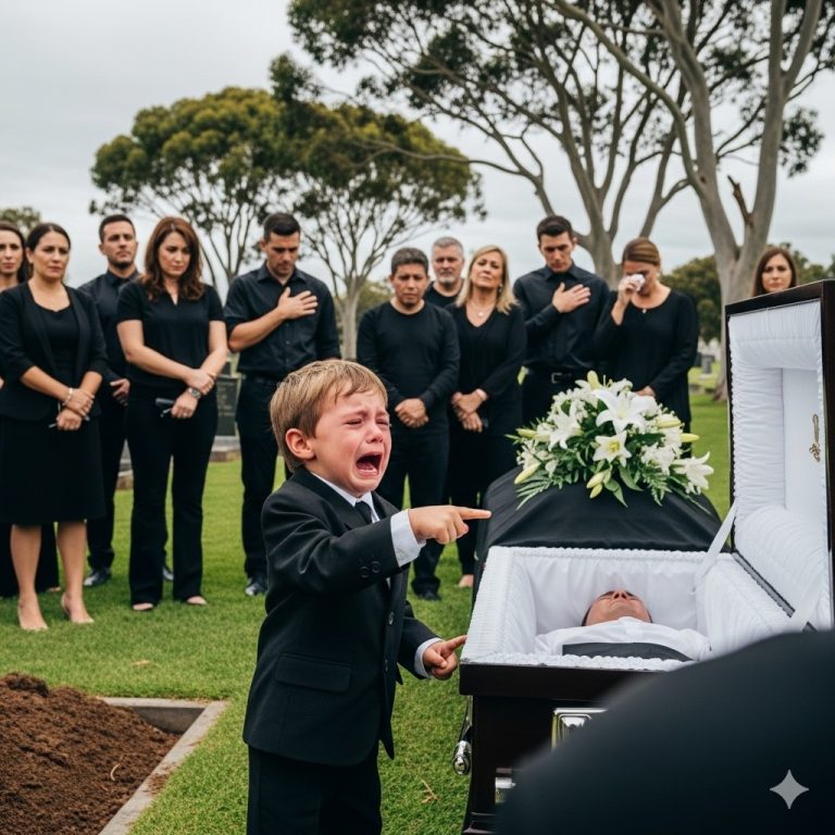 El bebé de 2 años seguía señalando el ataúd de su padre y llorando desconsoladamente. Lo que ocurrió después fue horripilante…